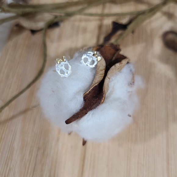 💀💀NEW💀💀CUTE!! Skeleton head with Gold Bow in 925 Sterling Silver - Picture 11 of 16